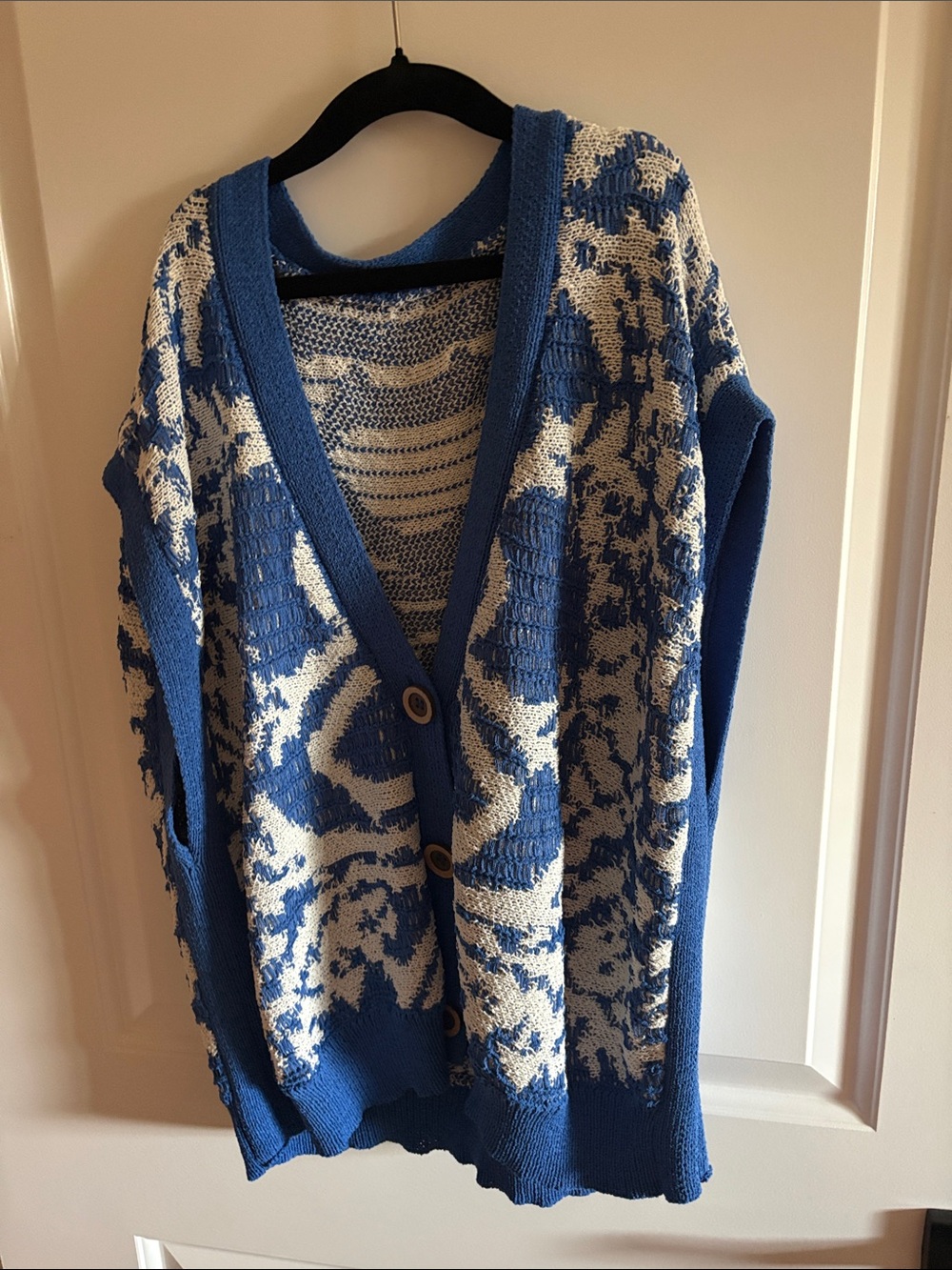 SHEIN Blue and Cream Floral Jacquard Button Cardigan